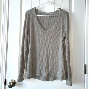 American Eagle Outfitters Soft Grey V Neck Sweater - L